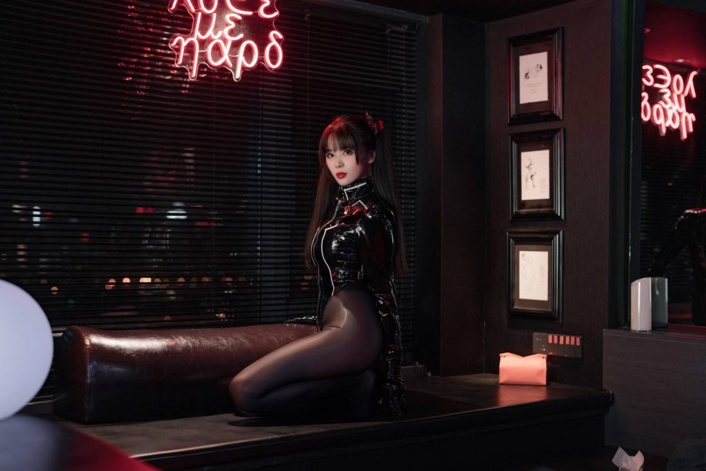 轩萧学姐 黑丝通讯官 [60P-286MB]-绅士网