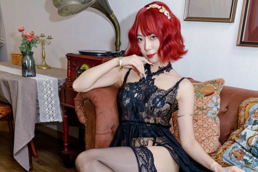 Money冷冷 蕾丝黑长裙 [58P-3V-3.18GB]-绅士网