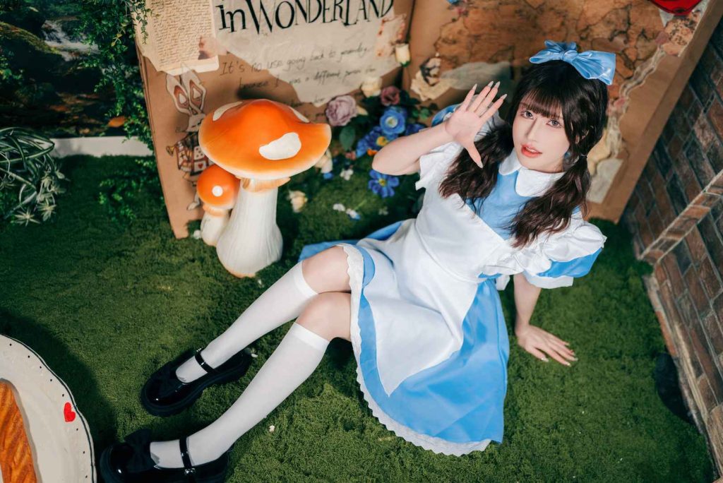 鹿八岁 爱丽丝梦游仙境 [24P-961MB]-绅士网