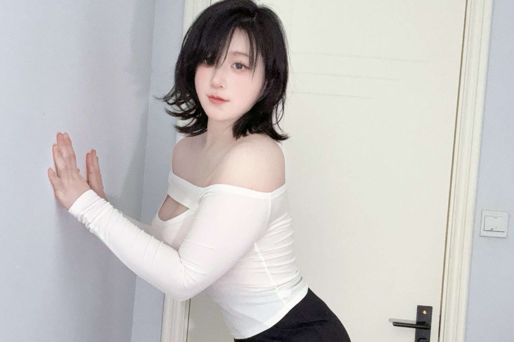 Zyra秋 妈妈的裙子 [47P-215MB]-绅士网